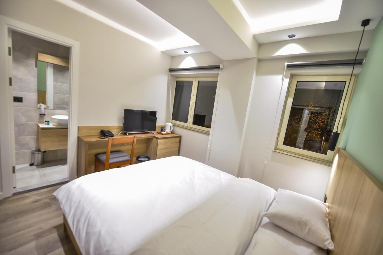 Baron Boutique Hotel Jerevan Exteriör bild