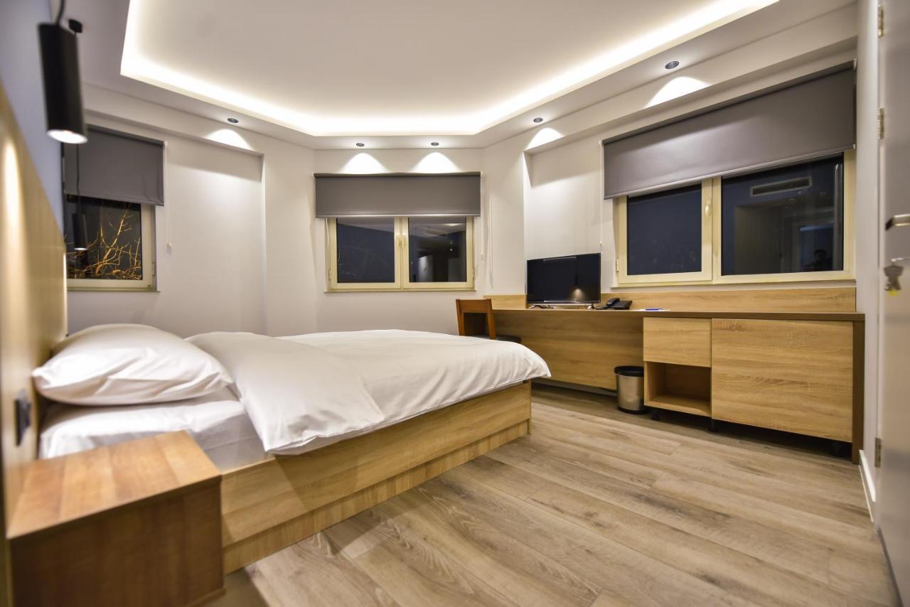 Baron Boutique Hotel Jerevan Exteriör bild
